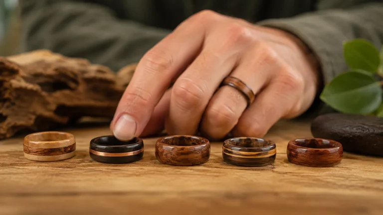 Bien choisir sa bague en bois : style, confort et durabilité